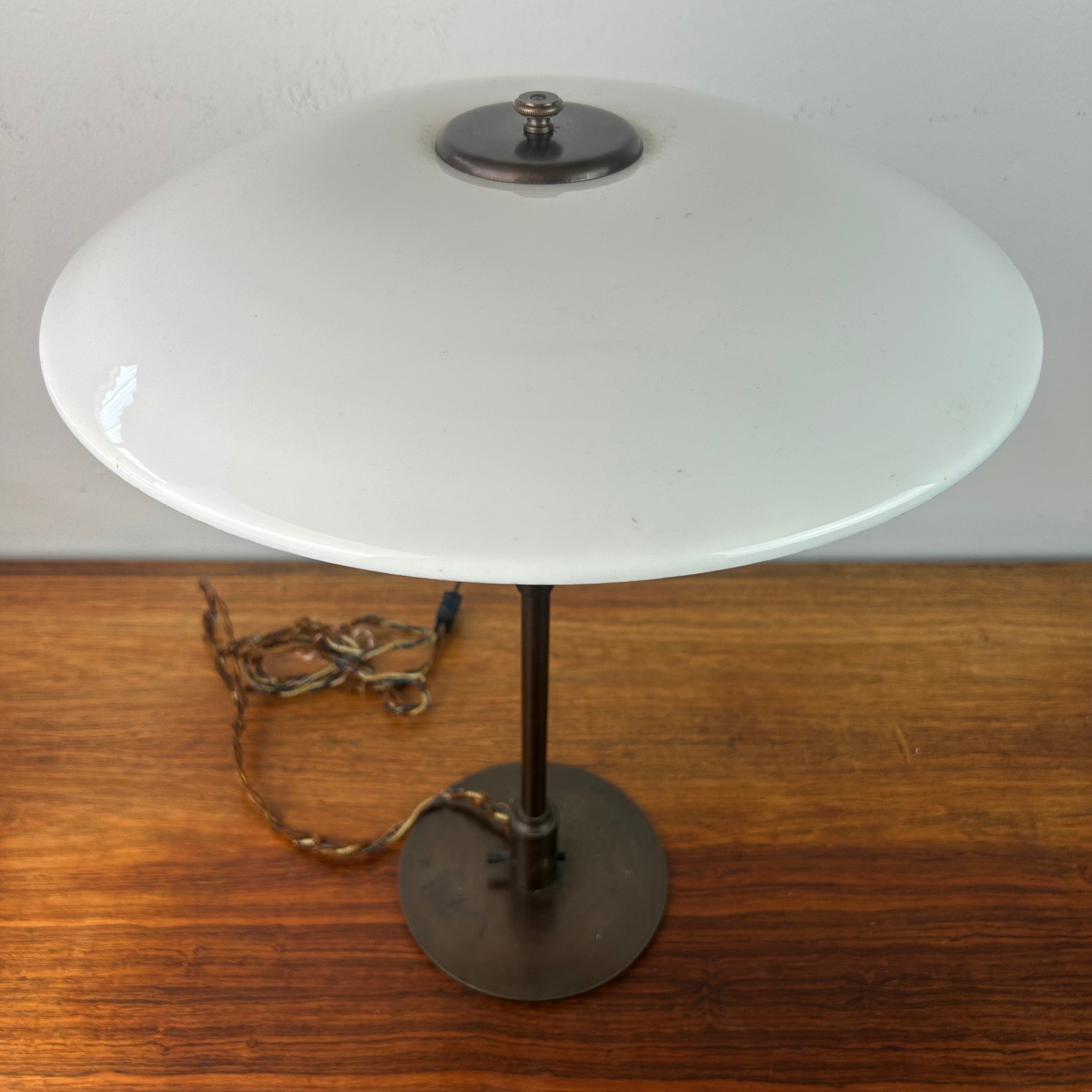 4/3 table lamp opal glass